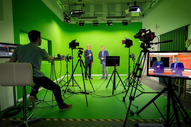 Innovatives lernen an der ATM Akademie - Videoproduktion im eigenen Studio in Bad Bramstedt