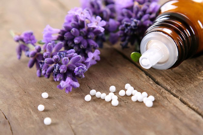 Therapieverfahren ATM Ausbildungen - Homöopathie Globuli mit Lavendel